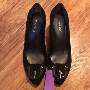 NINE WEST SEUDE BUCKLE HEELS